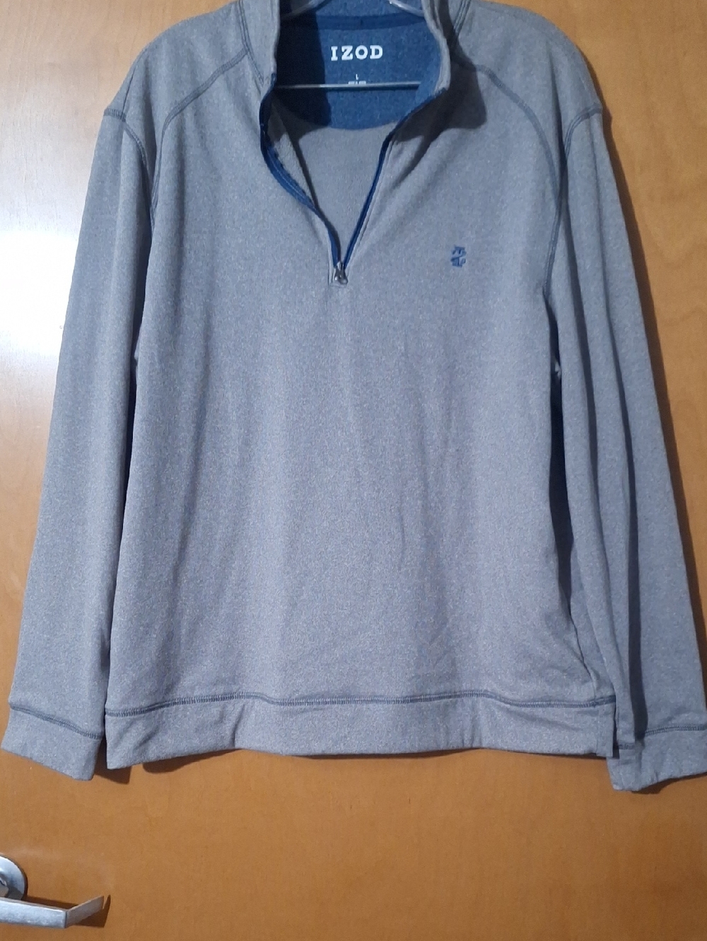 Izod Men’s Gray Heather Quarter-Zip Pullover